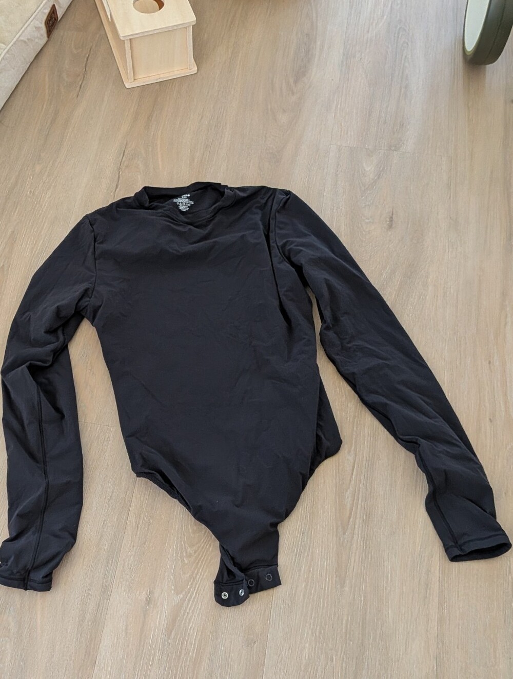 SKIMS FITS EVERYBODY LONG SLEEVE CREW NECK BODYSUIT - M